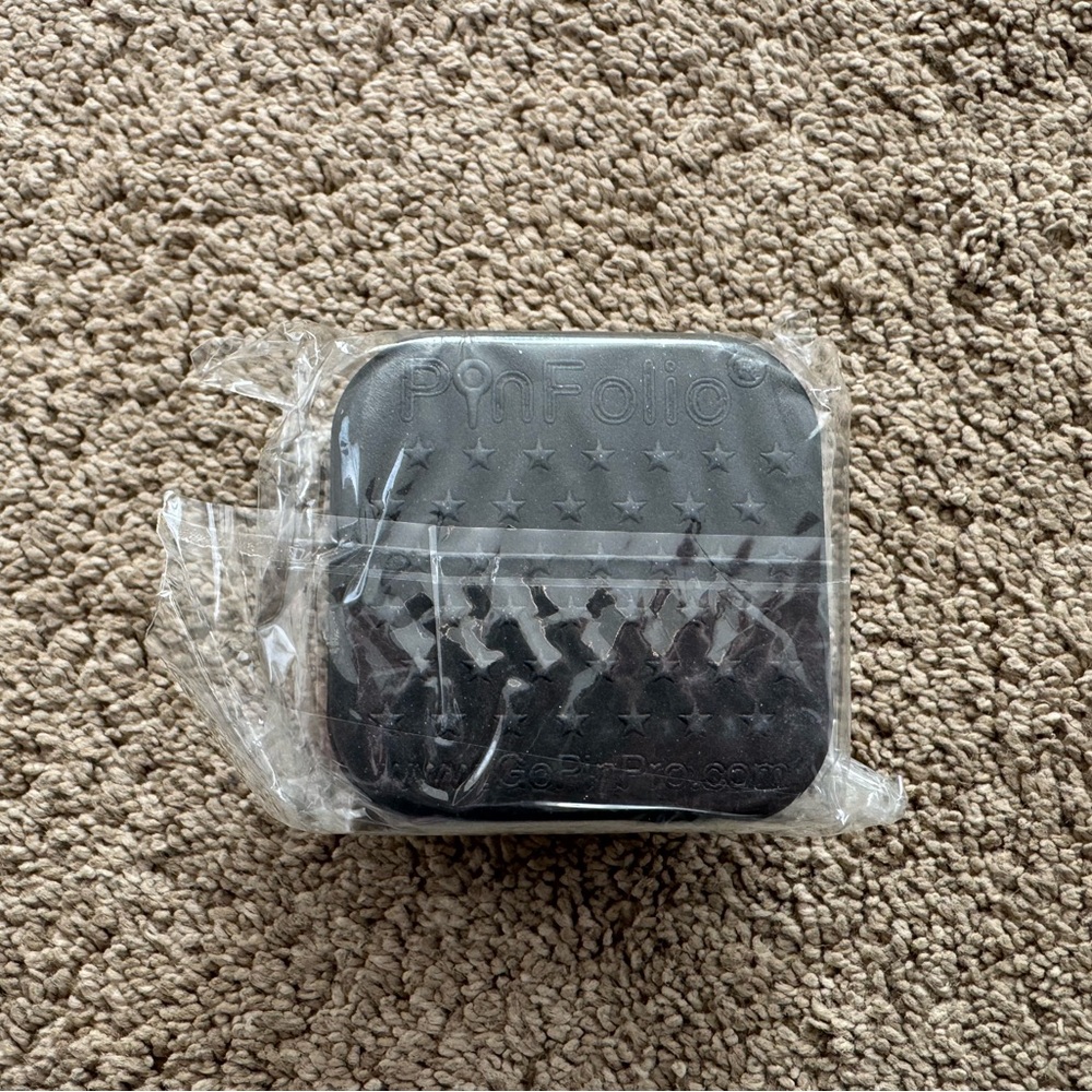 NWT Pinfolio QT Black Pin Boards-Set of 4